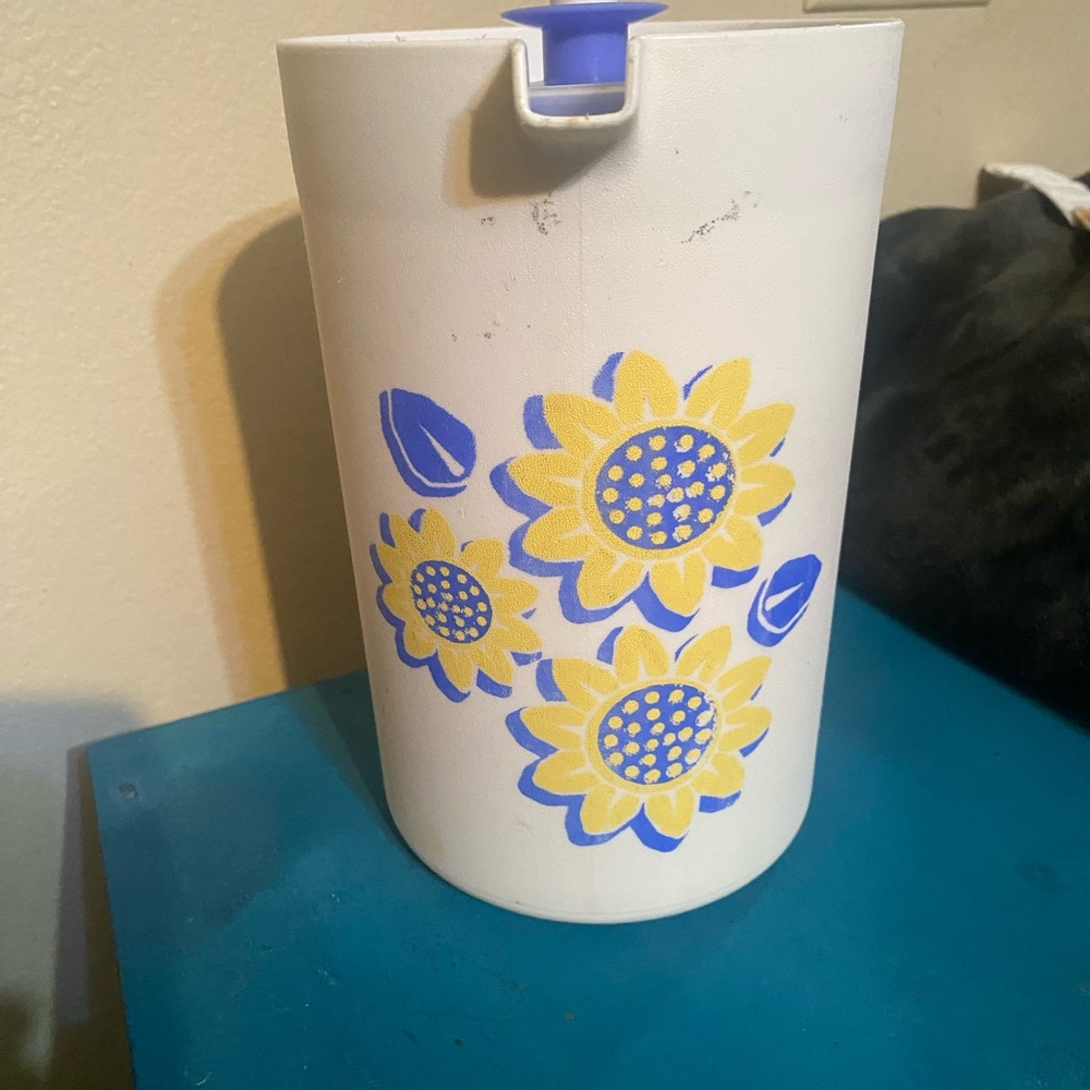 Tupperware White and Blue Coffee & Tea Accessory